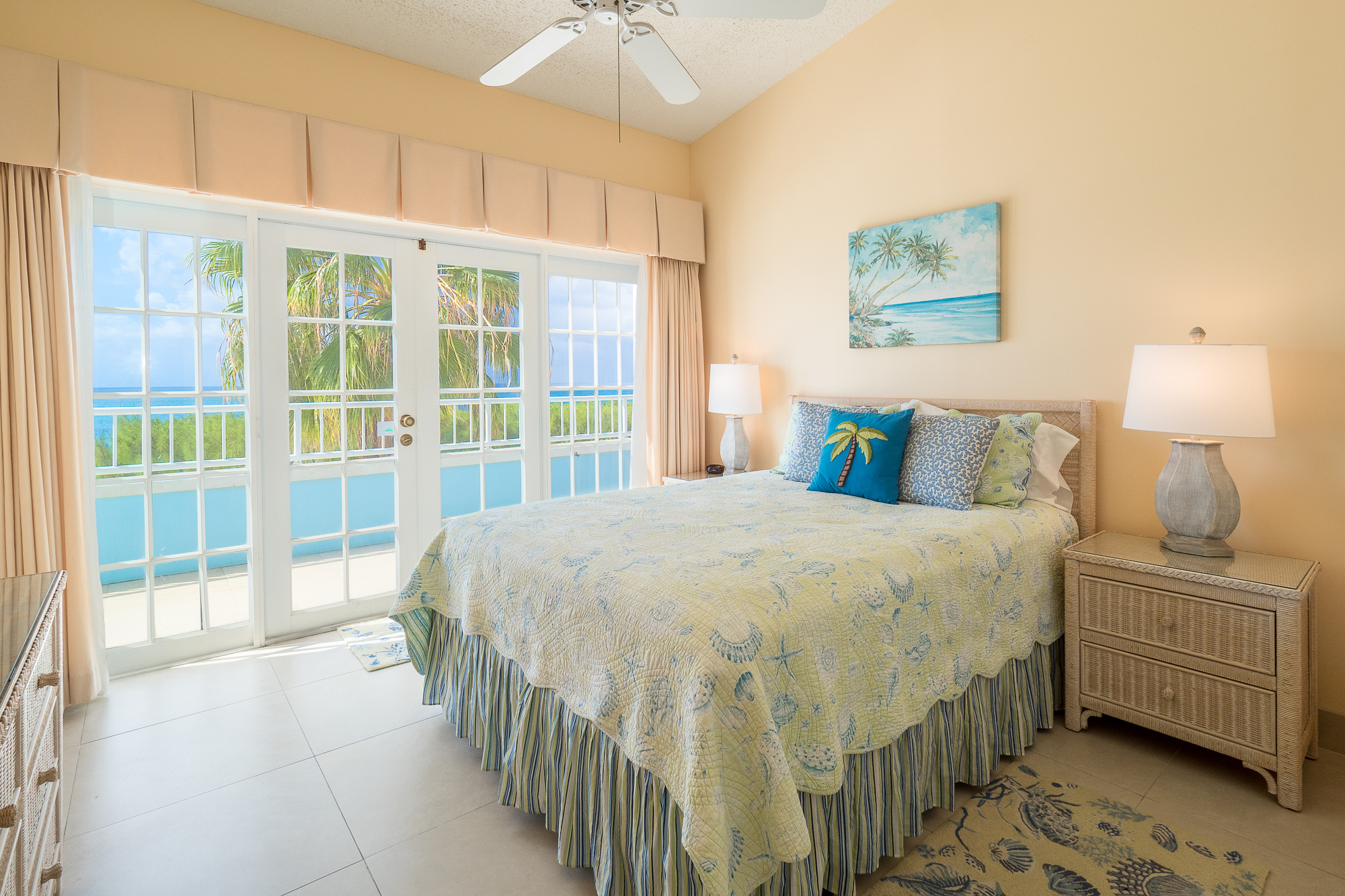 Condo Rentals on Seven Mile Beach, Grand Cayman